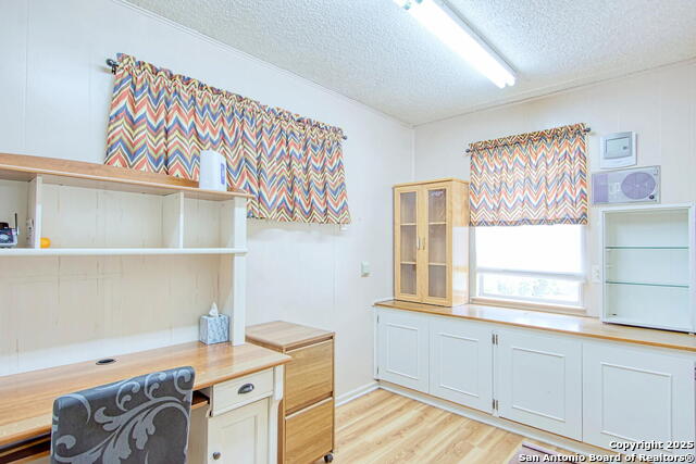 Listing photo id 13 for 323 Hatcher Ave