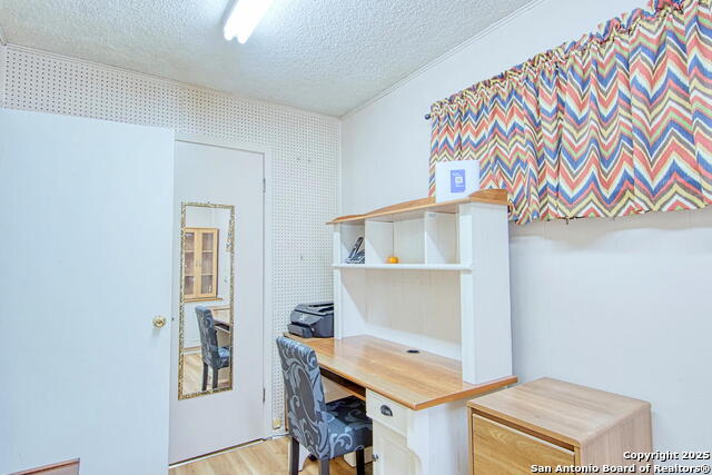 Listing photo id 14 for 323 Hatcher Ave