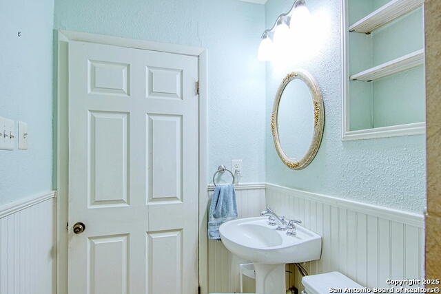 Listing photo id 24 for 323 Hatcher Ave