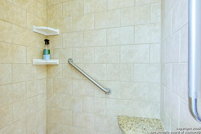 Listing photo id 25 for 323 Hatcher Ave