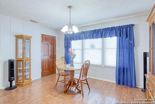 Listing photo id 2 for 323 Hatcher Ave