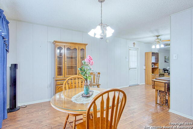 Listing photo id 4 for 323 Hatcher Ave