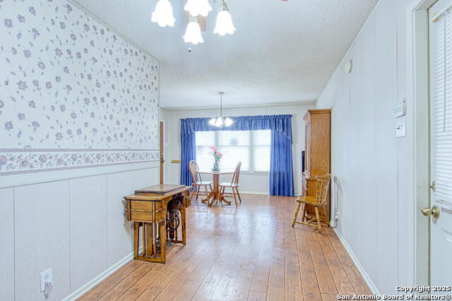 Listing photo id 5 for 323 Hatcher Ave