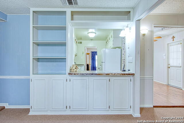 Listing photo id 7 for 323 Hatcher Ave