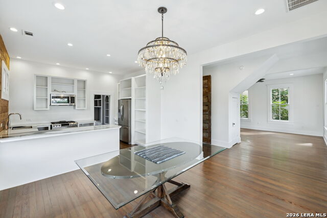 Image 11 of 24 For 321 Dewey Pl E