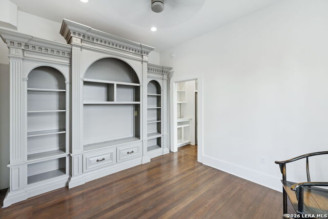 Image 13 of 24 For 321 Dewey Pl E