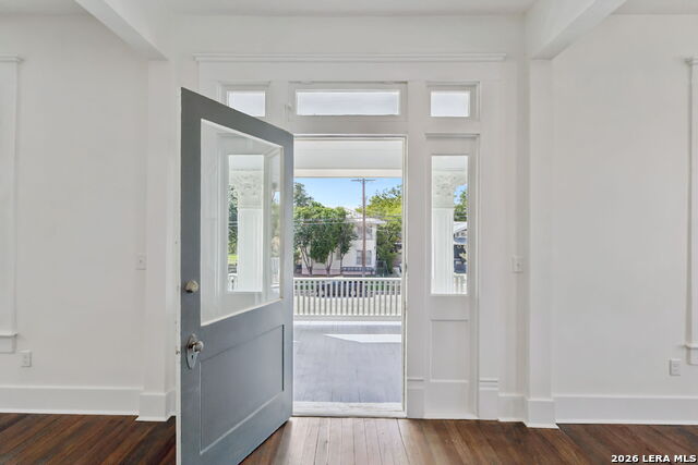 Image 16 of 24 For 321 Dewey Pl E