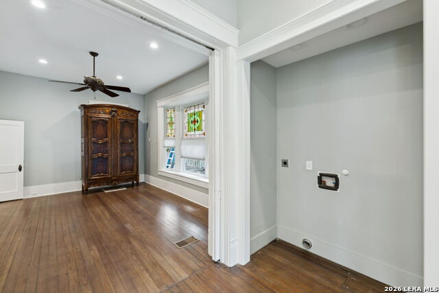 Image 8 of 24 For 321 Dewey Pl E