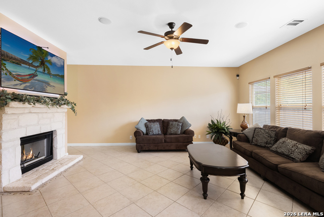 Image 10 of 36 For 823 Creek Pebble