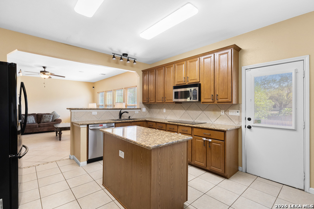 Image 12 of 36 For 823 Creek Pebble