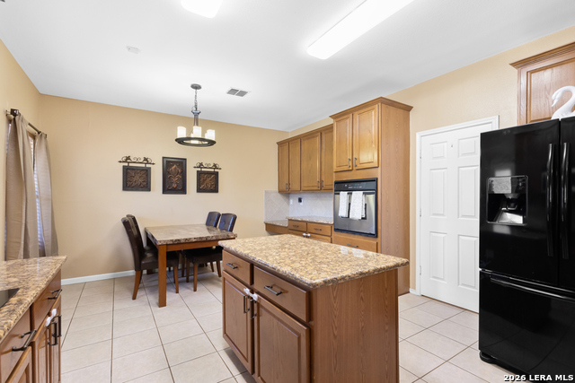 Image 15 of 36 For 823 Creek Pebble