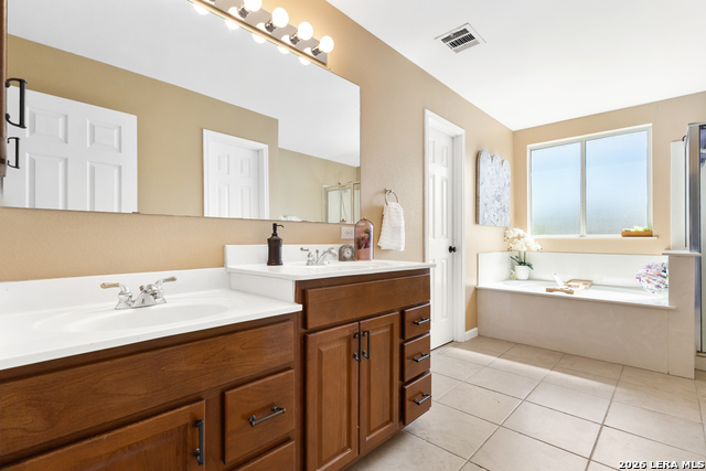 Image 25 of 36 For 823 Creek Pebble