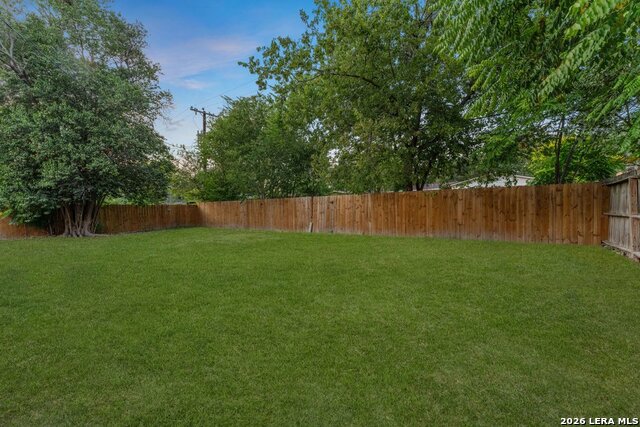 Image 27 of 33 For 307 Dawnridge Dr