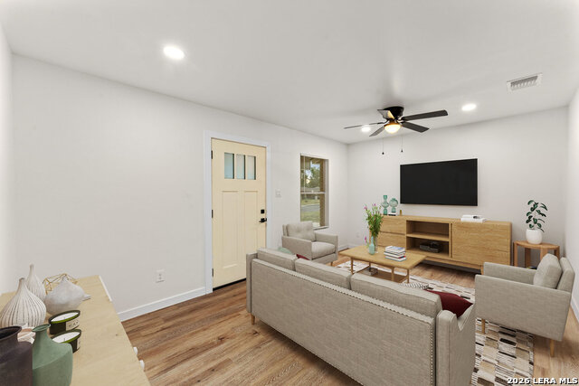 Image 4 of 33 For 307 Dawnridge Dr