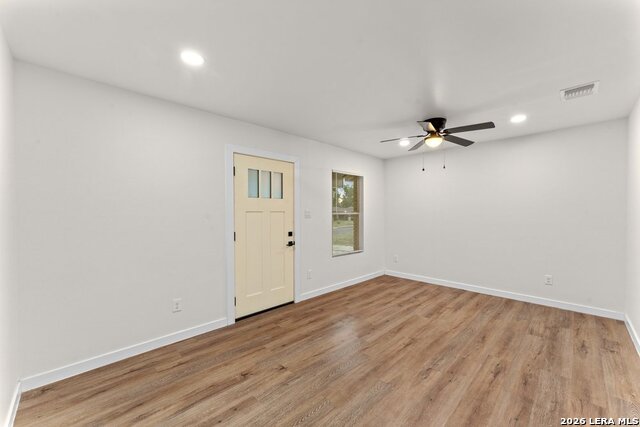 Image 7 of 33 For 307 Dawnridge Dr