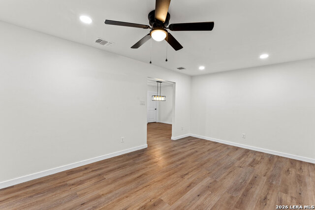 Image 8 of 33 For 307 Dawnridge Dr