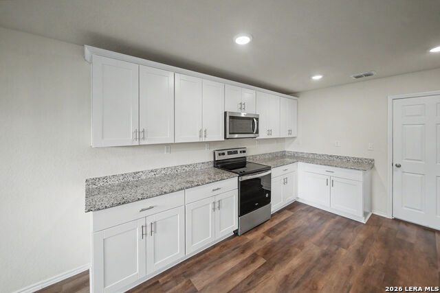 Image 15 of 42 For 5807 Rolling Glen