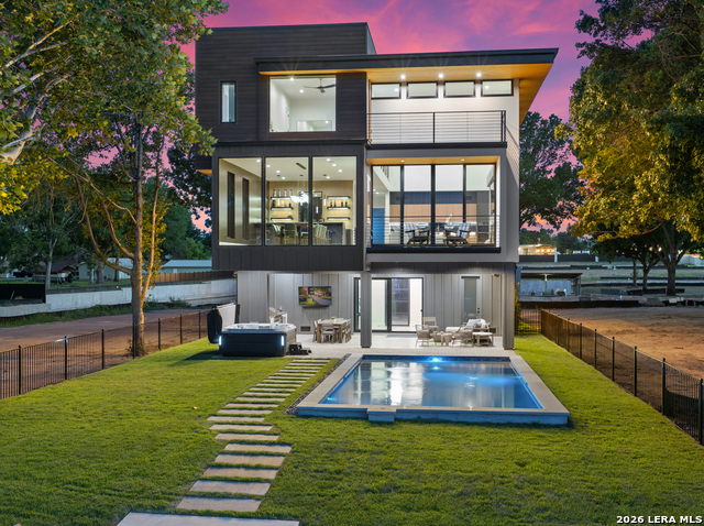 Details for 613 Lake St  , Kingsland, TX 78639