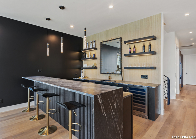 Image 15 of 32 For 613 Lake St  