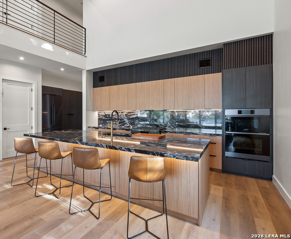 Image 16 of 32 For 613 Lake St  