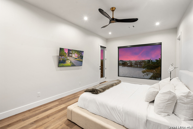 Image 17 of 32 For 613 Lake St  