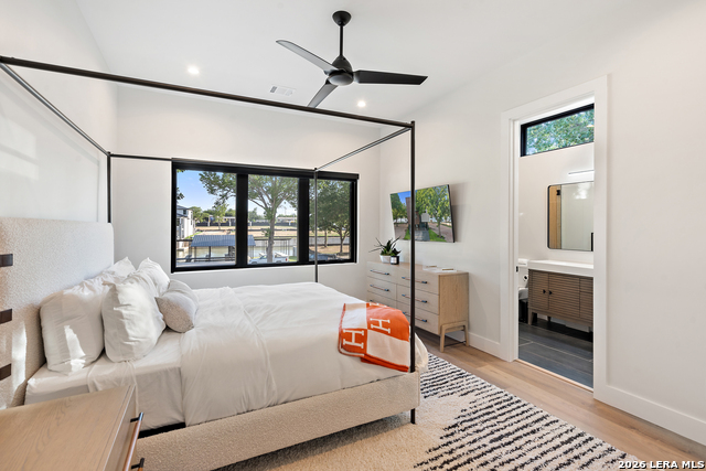 Image 19 of 32 For 613 Lake St  