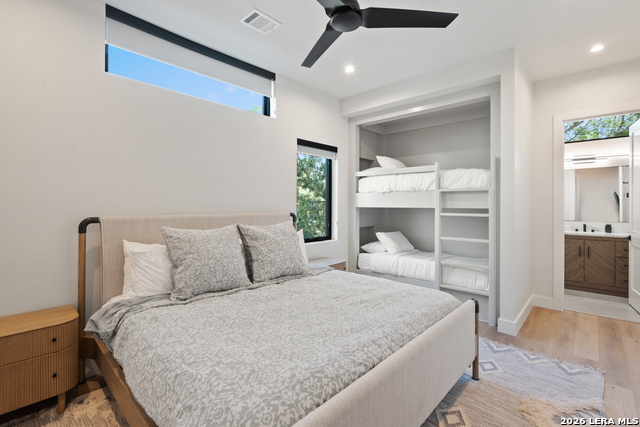 Image 23 of 32 For 613 Lake St  