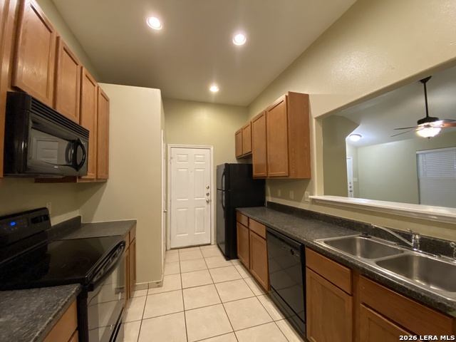 Image 4 of 9 For 1411 Martin  A