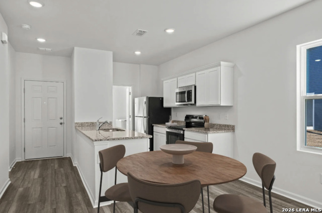 Image 2 of 11 For 4627 Flying Hooves