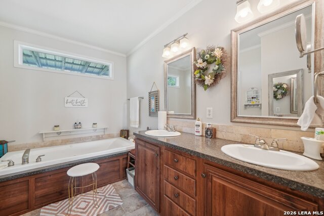 Image 16 of 22 For 9009 Farm To Market 462 S.