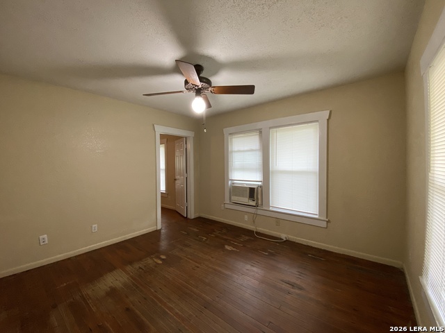 Image 2 of 7 For 414 Johnson St W