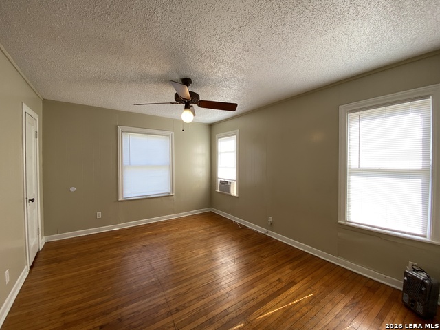 Image 5 of 7 For 321 Duck St  