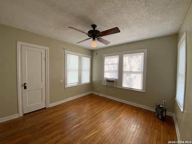 Image 6 of 7 For 321 Duck St  