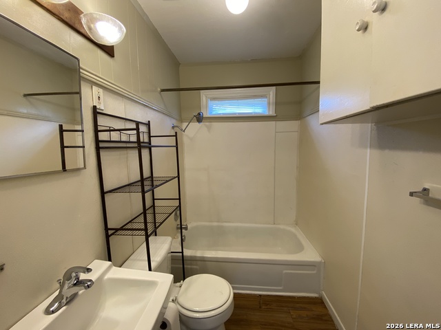 Image 7 of 7 For 321 Duck St  