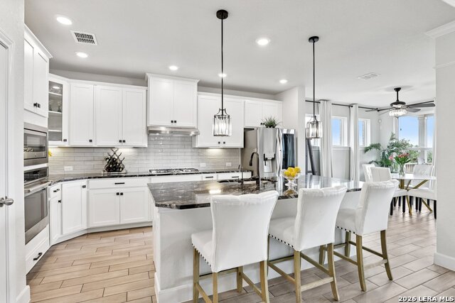 Image 23 of 57 For 25330 Donahue