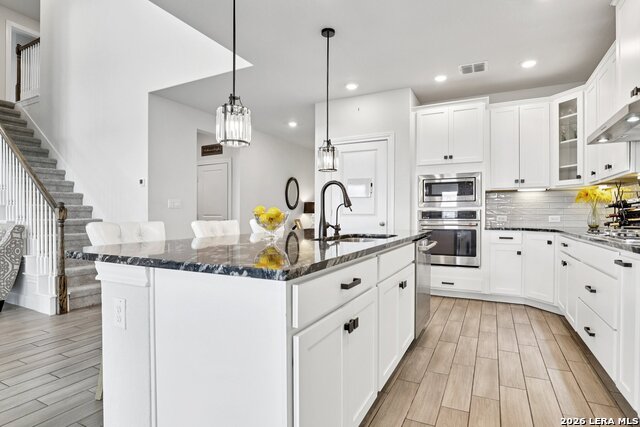 Image 26 of 57 For 25330 Donahue