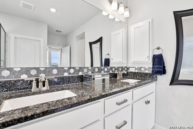 Image 35 of 57 For 25330 Donahue