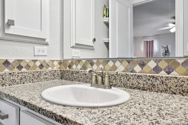 Image 48 of 57 For 25330 Donahue