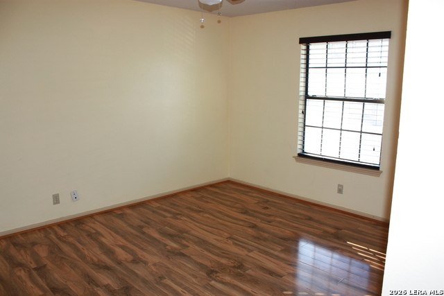 Image 30 of 40 For 421 Watts  Unit B4