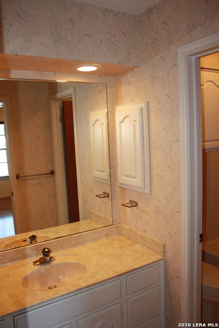 Image 33 of 40 For 421 Watts  Unit B4