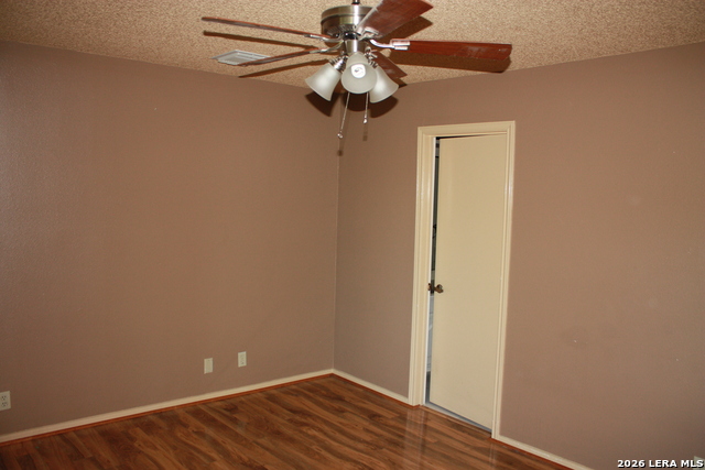 Image 38 of 40 For 421 Watts  Unit B4