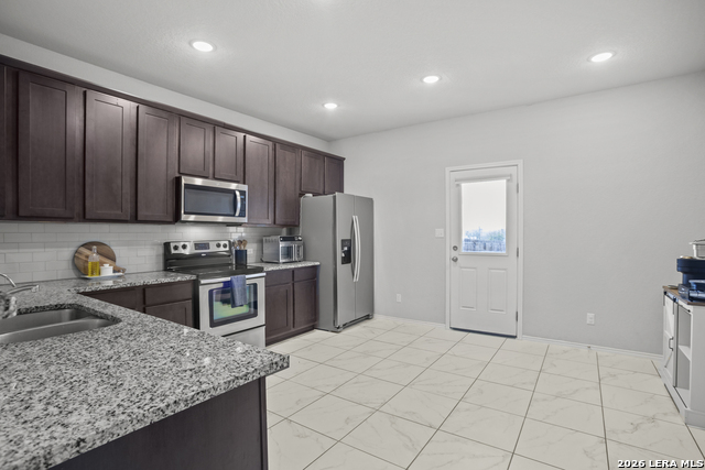 Image 10 of 28 For 6238 Longhurst