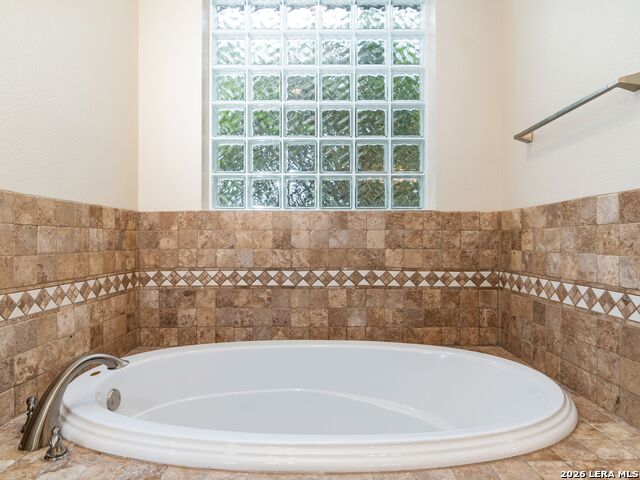 Image 24 of 79 For 103 Cibolo Hollow S