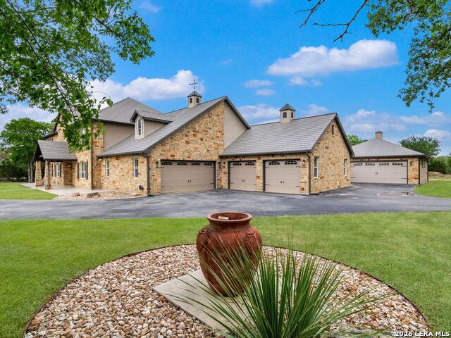 Image 3 of 79 For 103 Cibolo Hollow S