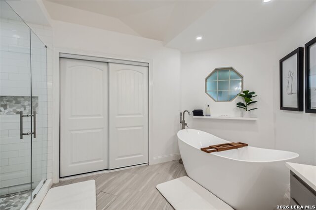 Image 14 of 22 For 24 Inwood Mnr