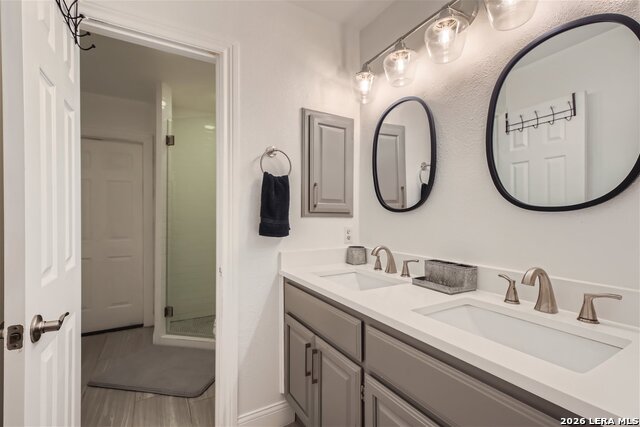 Image 18 of 22 For 24 Inwood Mnr