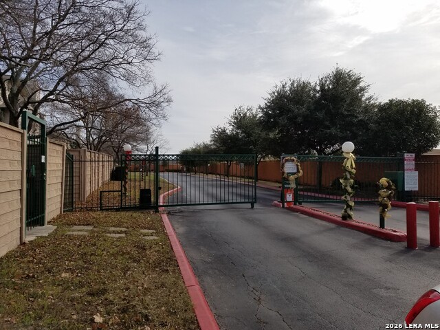 Image 5 of 15 For 12610 Uhr Ln  335