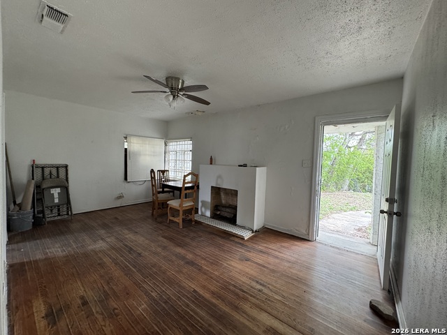 Details for 560 Lynwood W, San Antonio, TX 78212