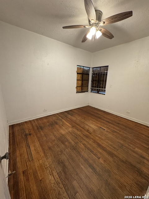 Image 3 of 7 For 560 Lynwood W