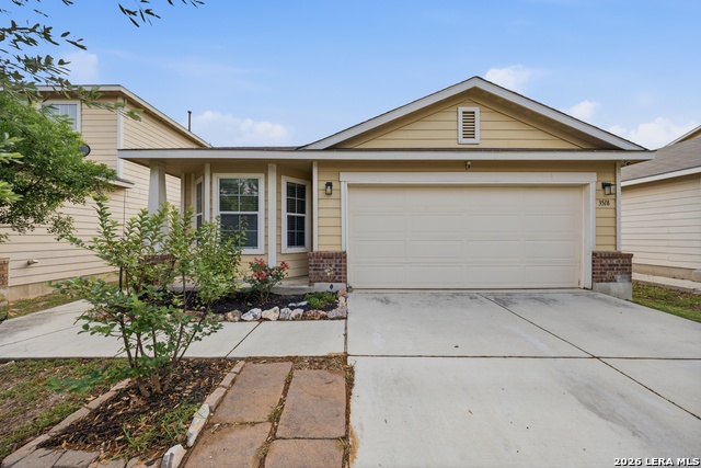 Image 2 of 29 For 3518 York Crst